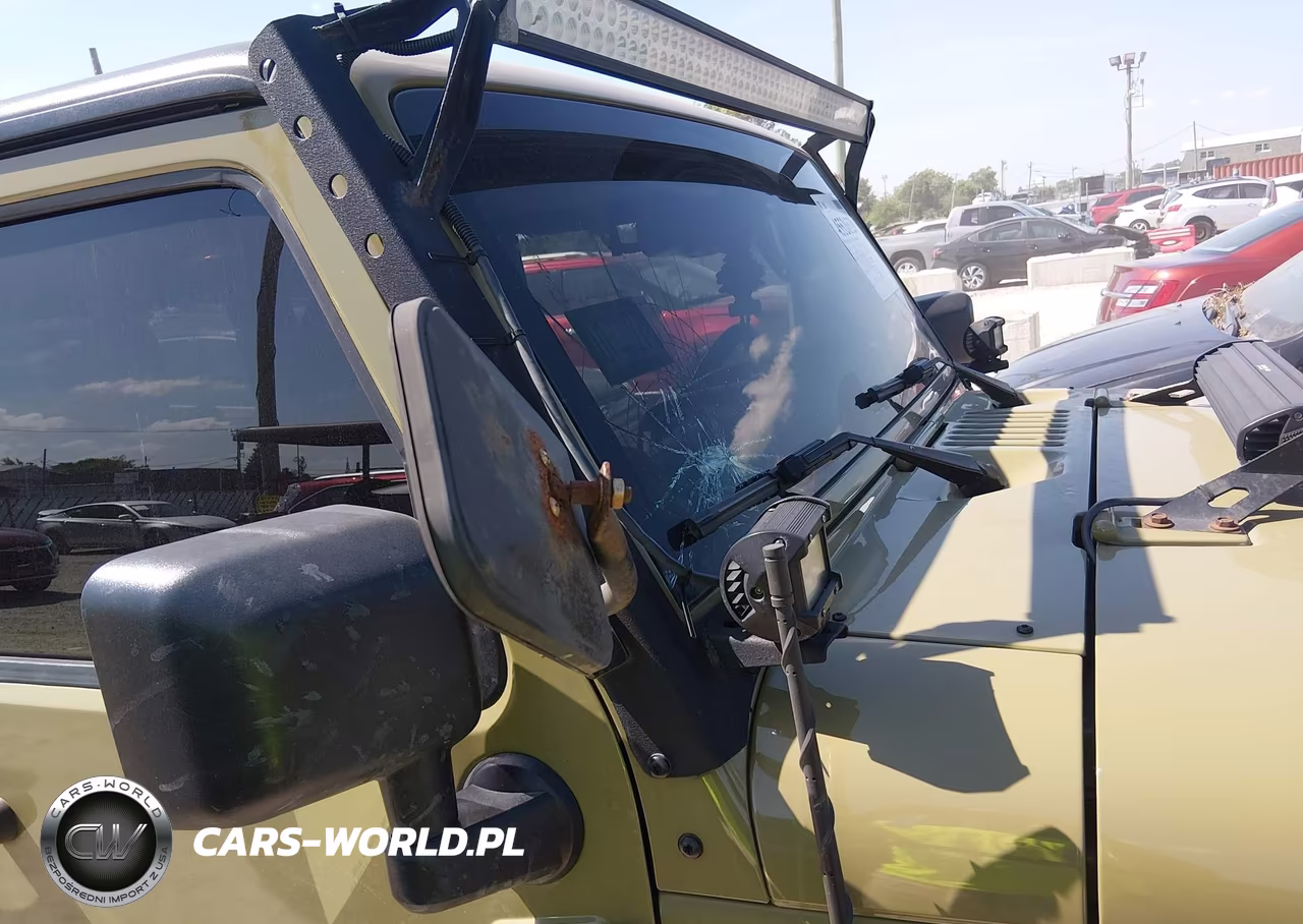 2013 Jeep Wrangler Unlimited Sahara VIN:1C4BJWEG0DL590137 - 18