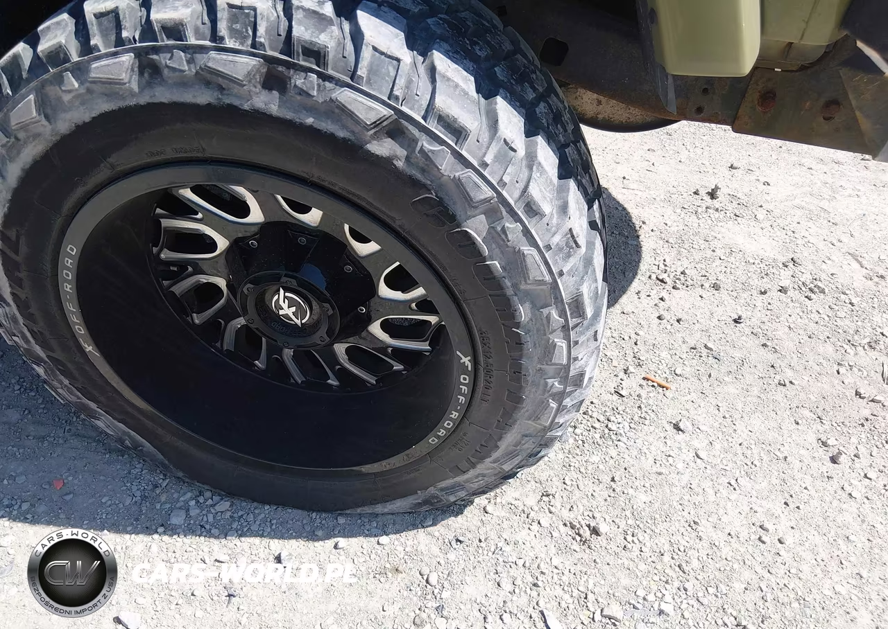 2013 Jeep Wrangler Unlimited Sahara VIN:1C4BJWEG0DL590137 - 19