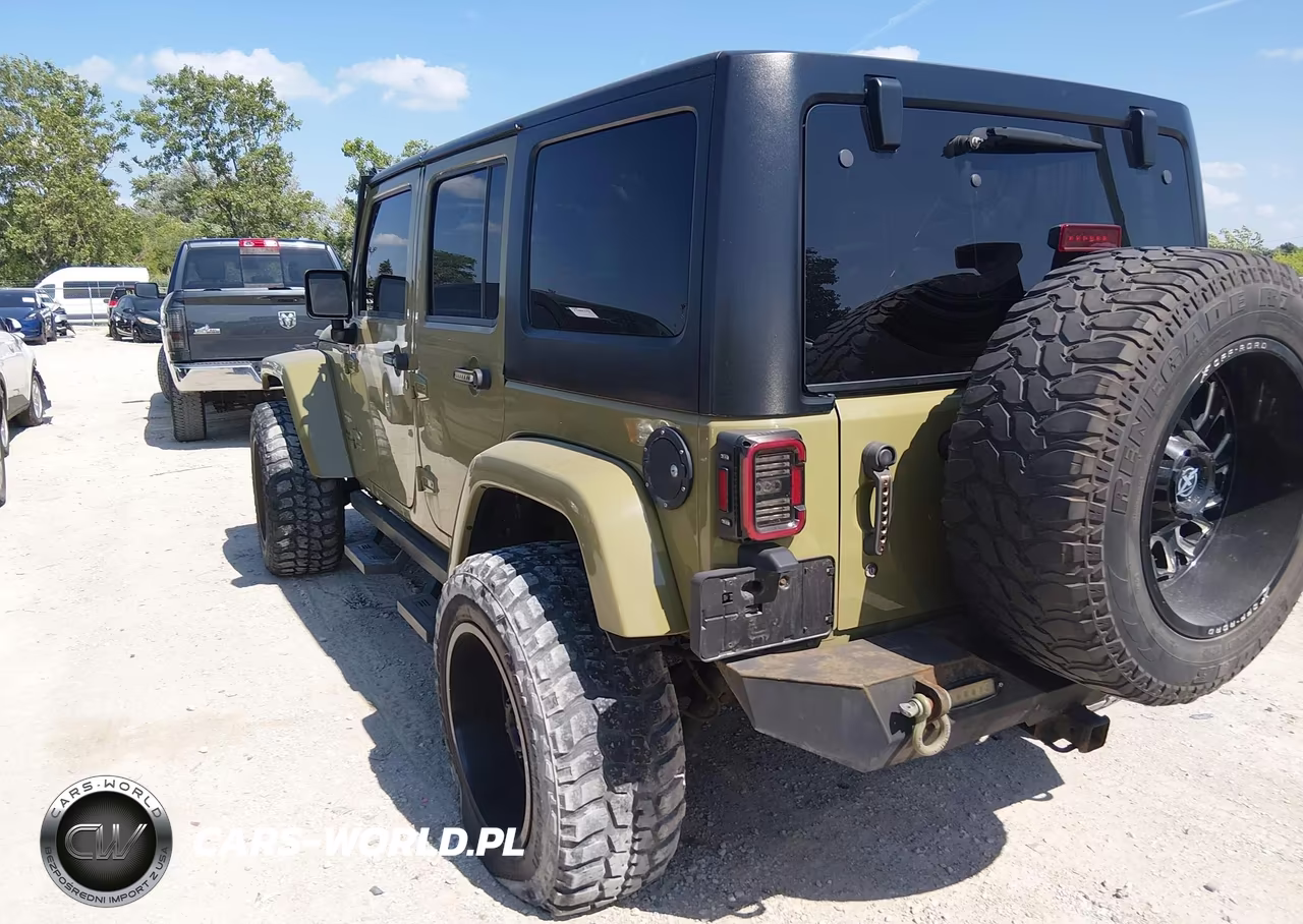 2013 Jeep Wrangler Unlimited Sahara VIN:1C4BJWEG0DL590137 - 3