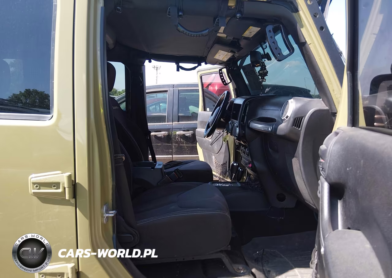 2013 Jeep Wrangler Unlimited Sahara VIN:1C4BJWEG0DL590137 - 5