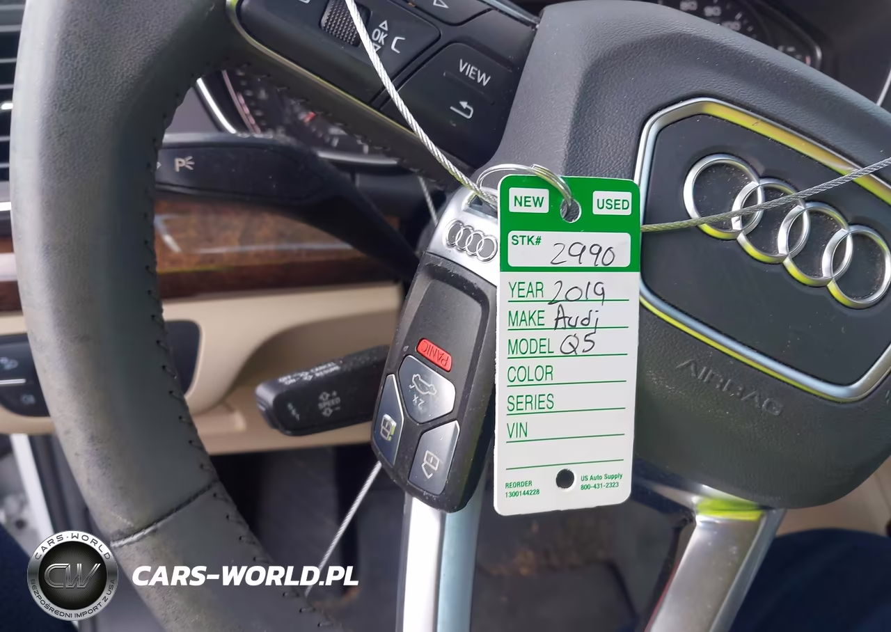 2019 Audi Q5 45 Premium VIN:WA1ANAFYXK2139174 - 11