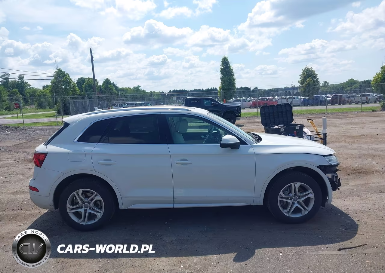 2019 Audi Q5 45 Premium VIN:WA1ANAFYXK2139174 - 14