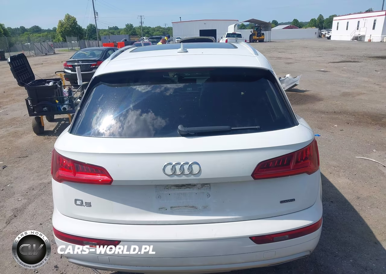 2019 Audi Q5 45 Premium VIN:WA1ANAFYXK2139174 - 17