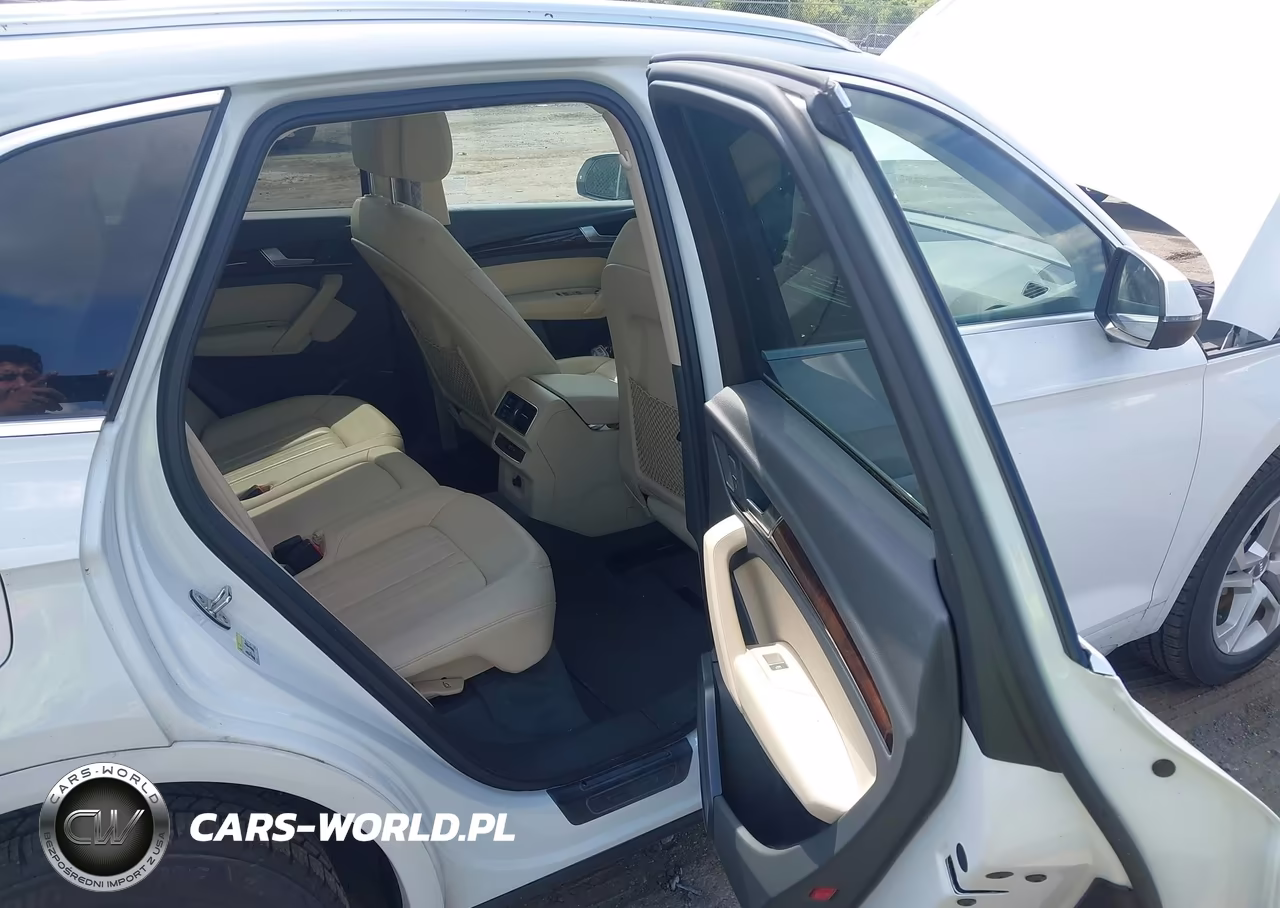 2019 Audi Q5 45 Premium VIN:WA1ANAFYXK2139174 - 8