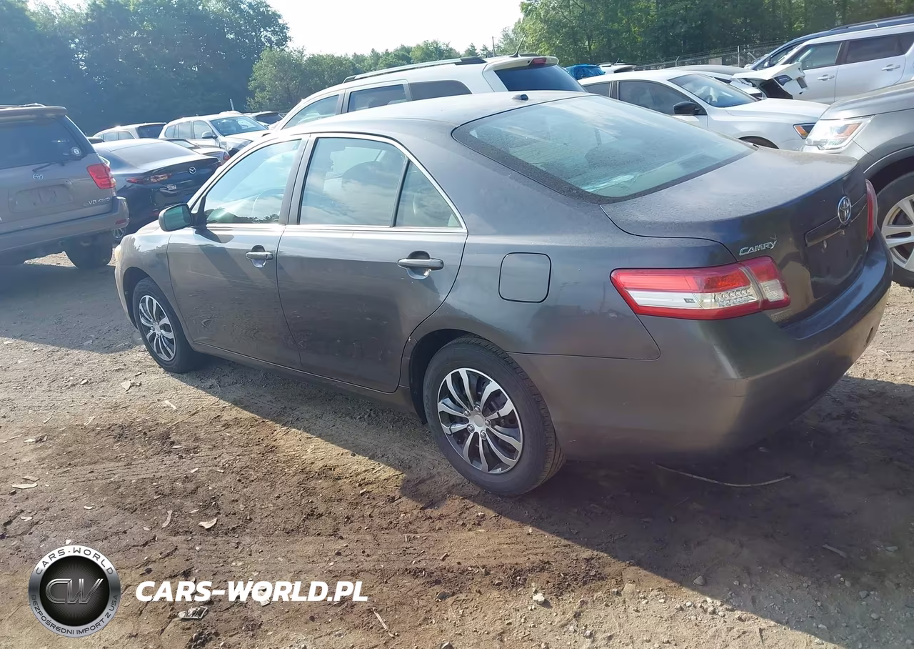 2010 Toyota Camry Le VIN:4T1BF3EKXAU028848 - 3
