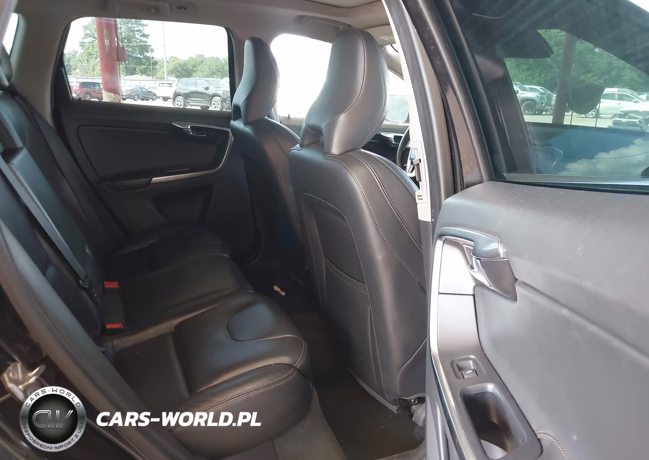 2017 Volvo Xc60 T5 Dynamic VIN:YV440MDRXH2132519 - 8