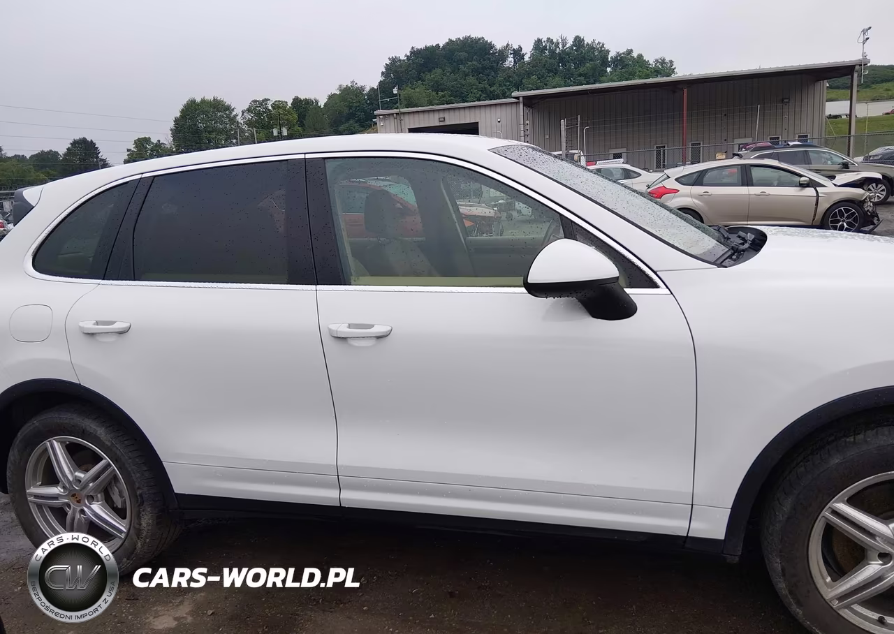 2013 Porsche Cayenne S VIN:WP1AB2A29DLA84042 - 14