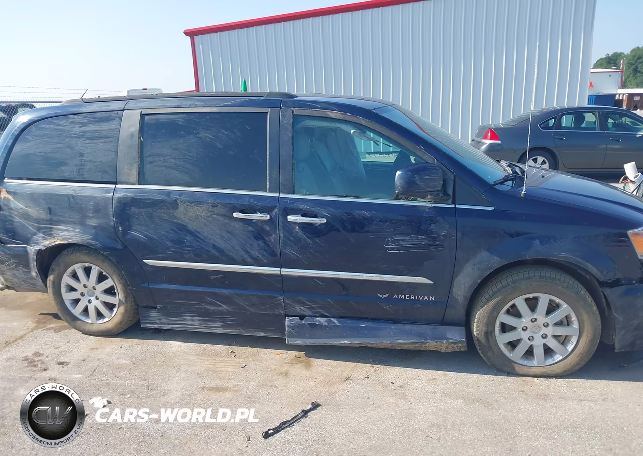 2016 Chrysler Town & Country Touring VIN:2C7WC1BG5GR247244 - 13
