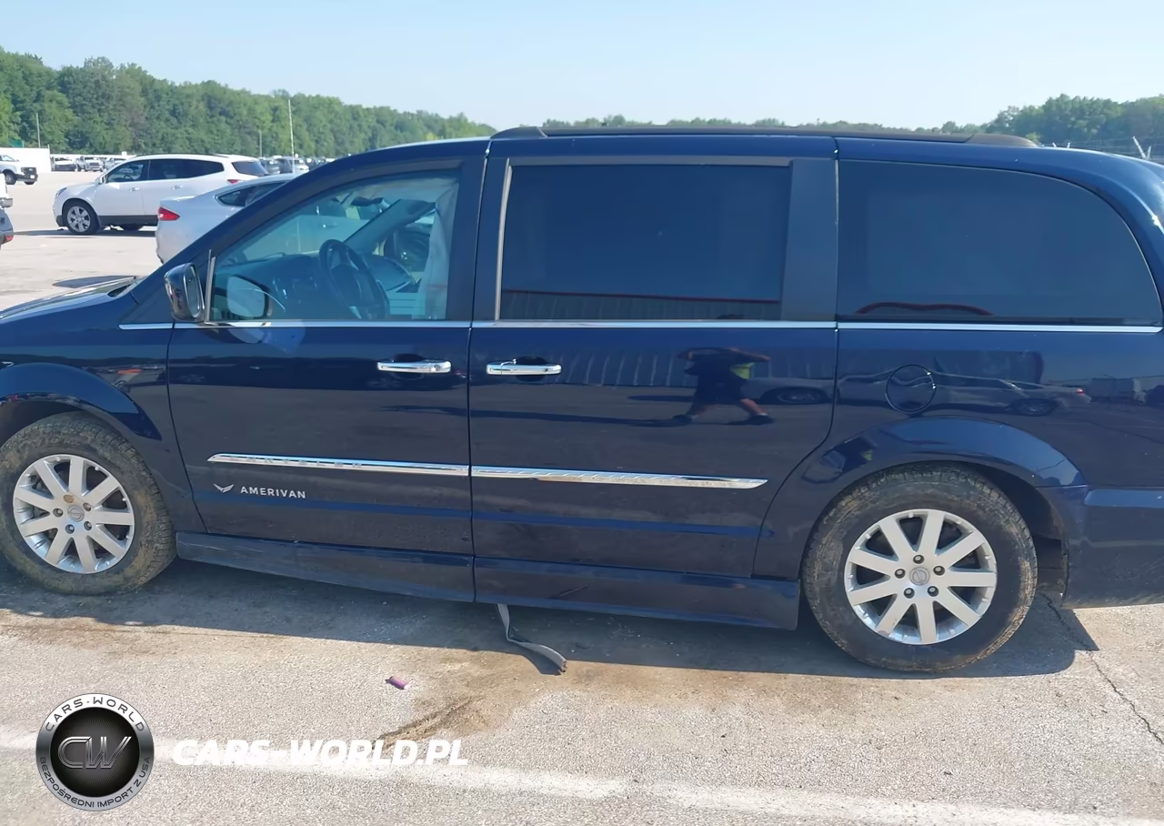 2016 Chrysler Town & Country Touring VIN:2C7WC1BG5GR247244 - 14