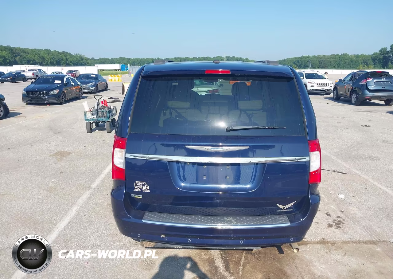 2016 Chrysler Town & Country Touring VIN:2C7WC1BG5GR247244 - 16
