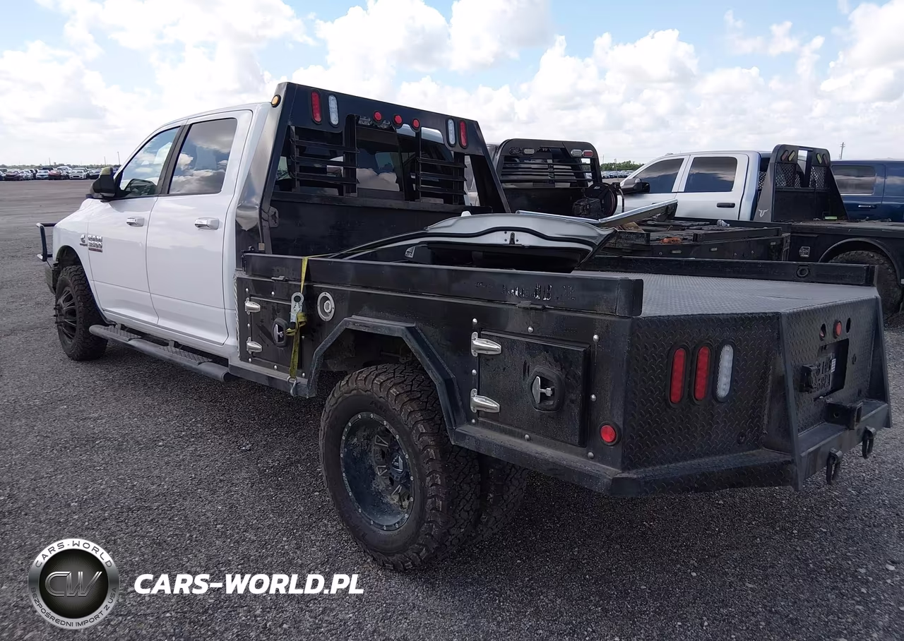 2017 Ram 3500 Big Horn 4X2 8' Box VIN:3C63RPHLXHG526662 - 3