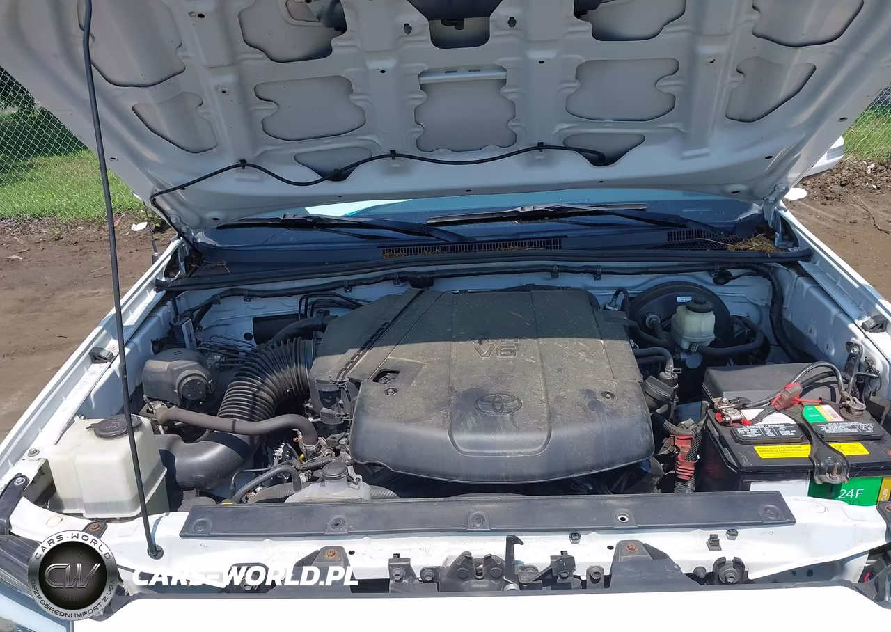 2015 Toyota Tacoma Base V6 VIN:5TFLU4EN4FX132627 - 10