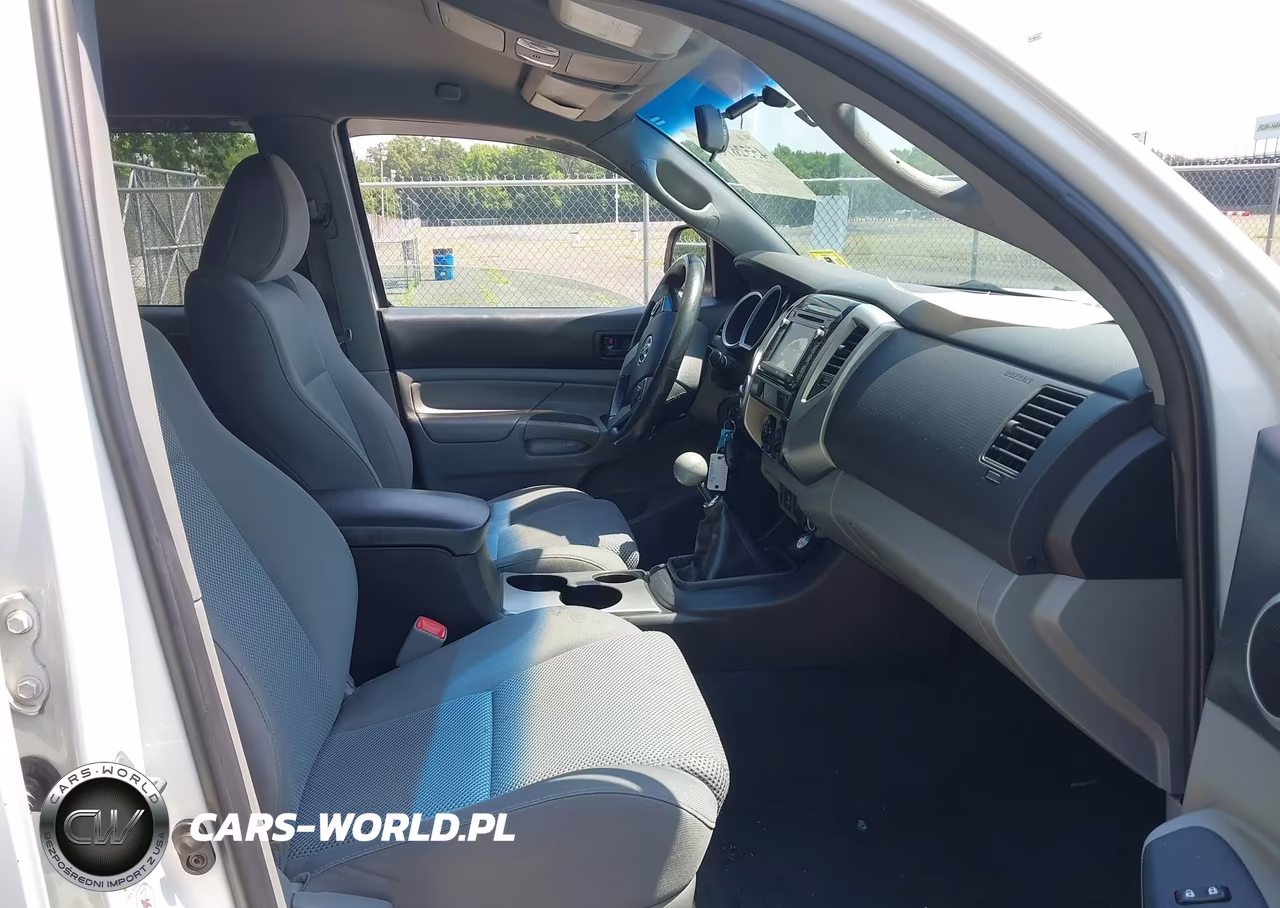2015 Toyota Tacoma Base V6 VIN:5TFLU4EN4FX132627 - 5