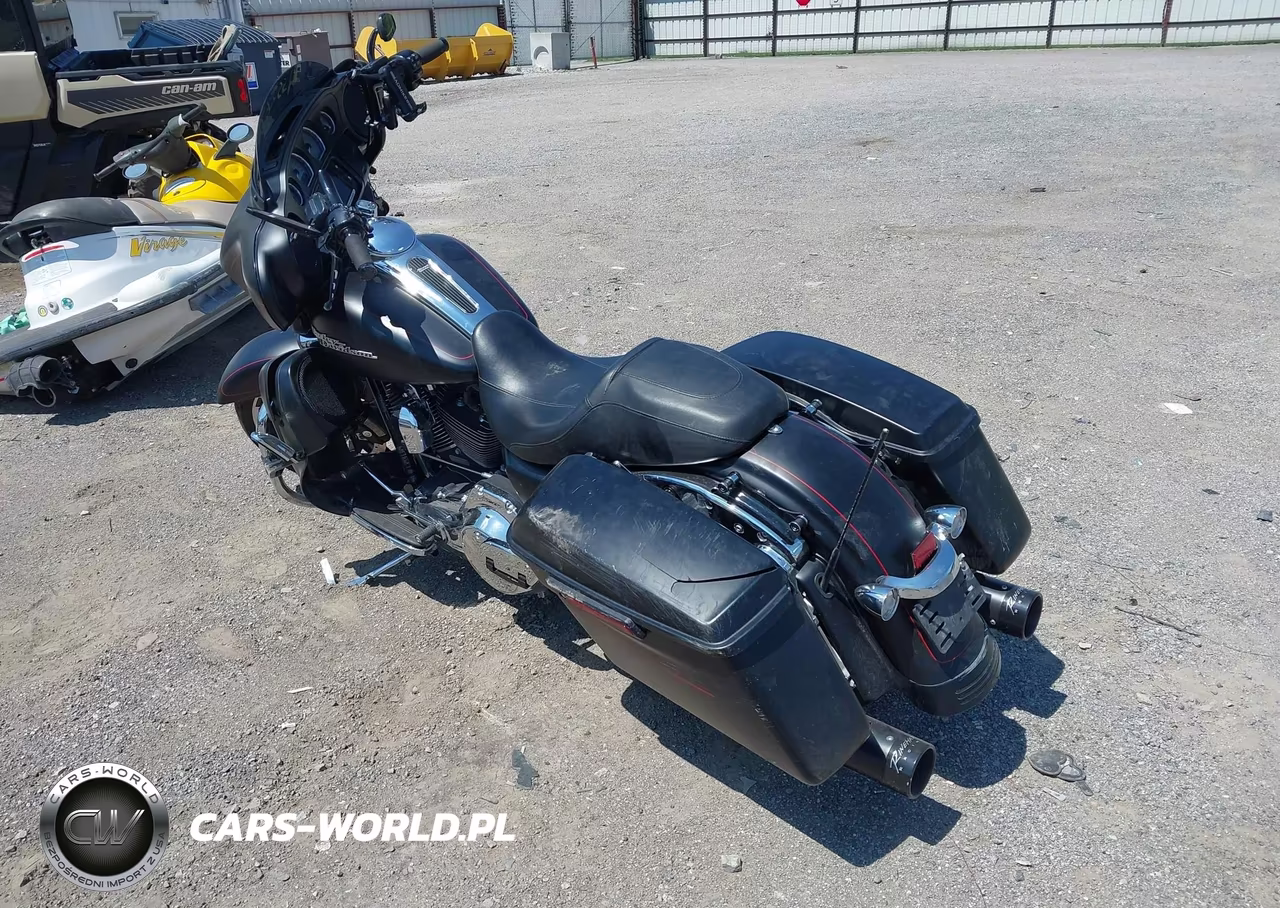 2015 Harley-Davidson Flhxs Street Glide Special VIN:1HD1KRM18FB657551 - 3