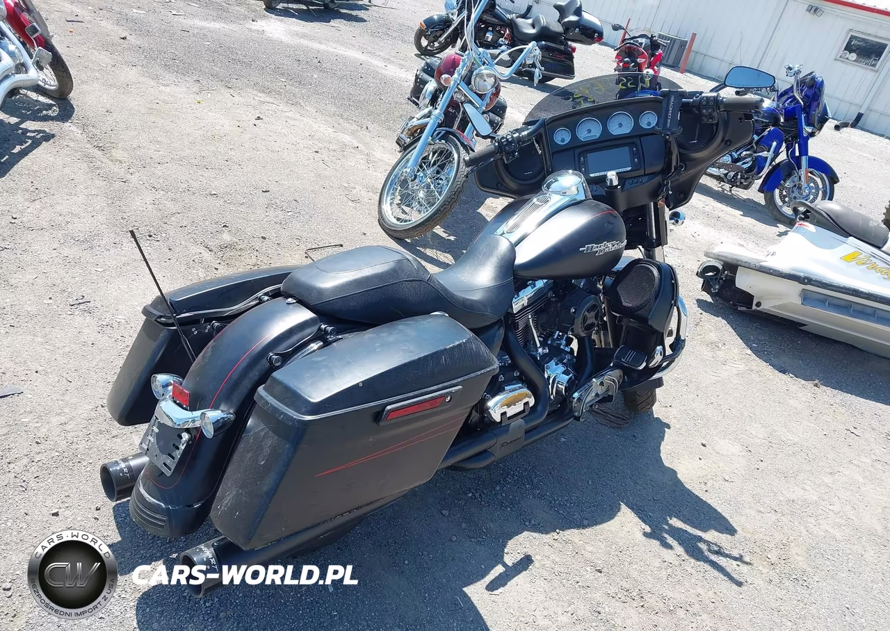 2015 Harley-Davidson Flhxs Street Glide Special VIN:1HD1KRM18FB657551 - 4