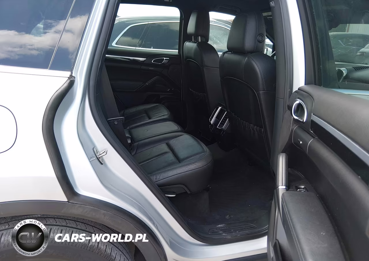 2011 Porsche Cayenne VIN:WP1AA2A27BLA03698 - 8