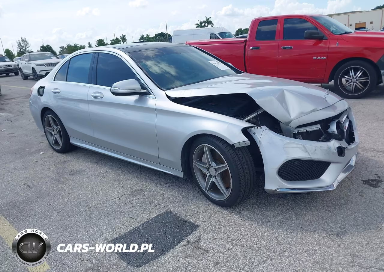 2015 Mercedes-Benz C 300 Sport