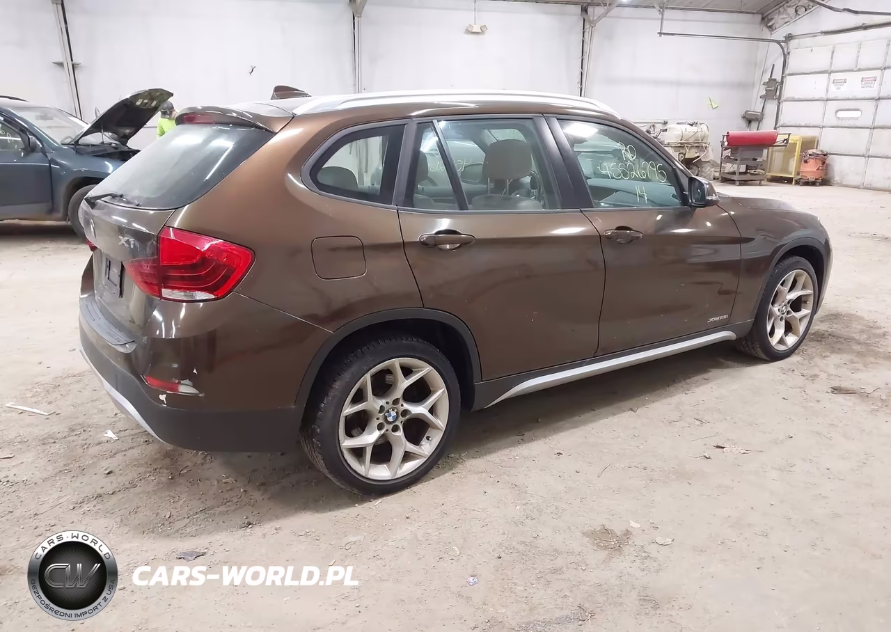 2014 BMW X1 xDrive28I VIN:WBAVL1C5XEVY11323 - 4