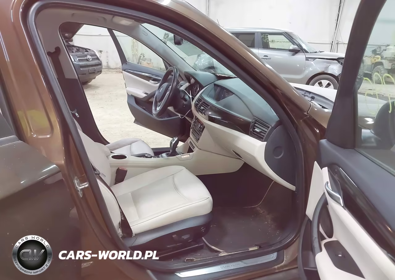 2014 BMW X1 xDrive28I VIN:WBAVL1C5XEVY11323 - 5