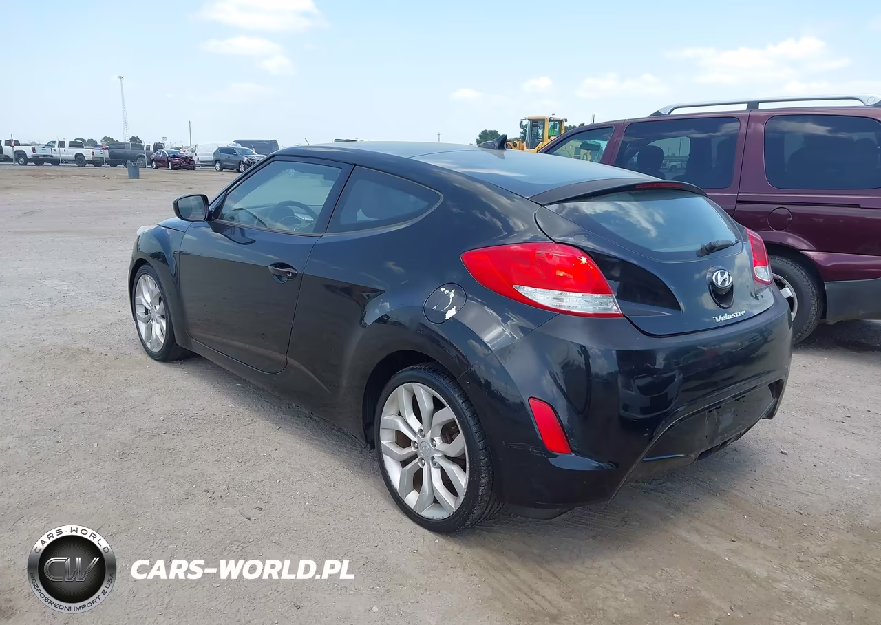 2013 Hyundai Veloster Base W-Black VIN:KMHTC6AD6DU153033 - 3