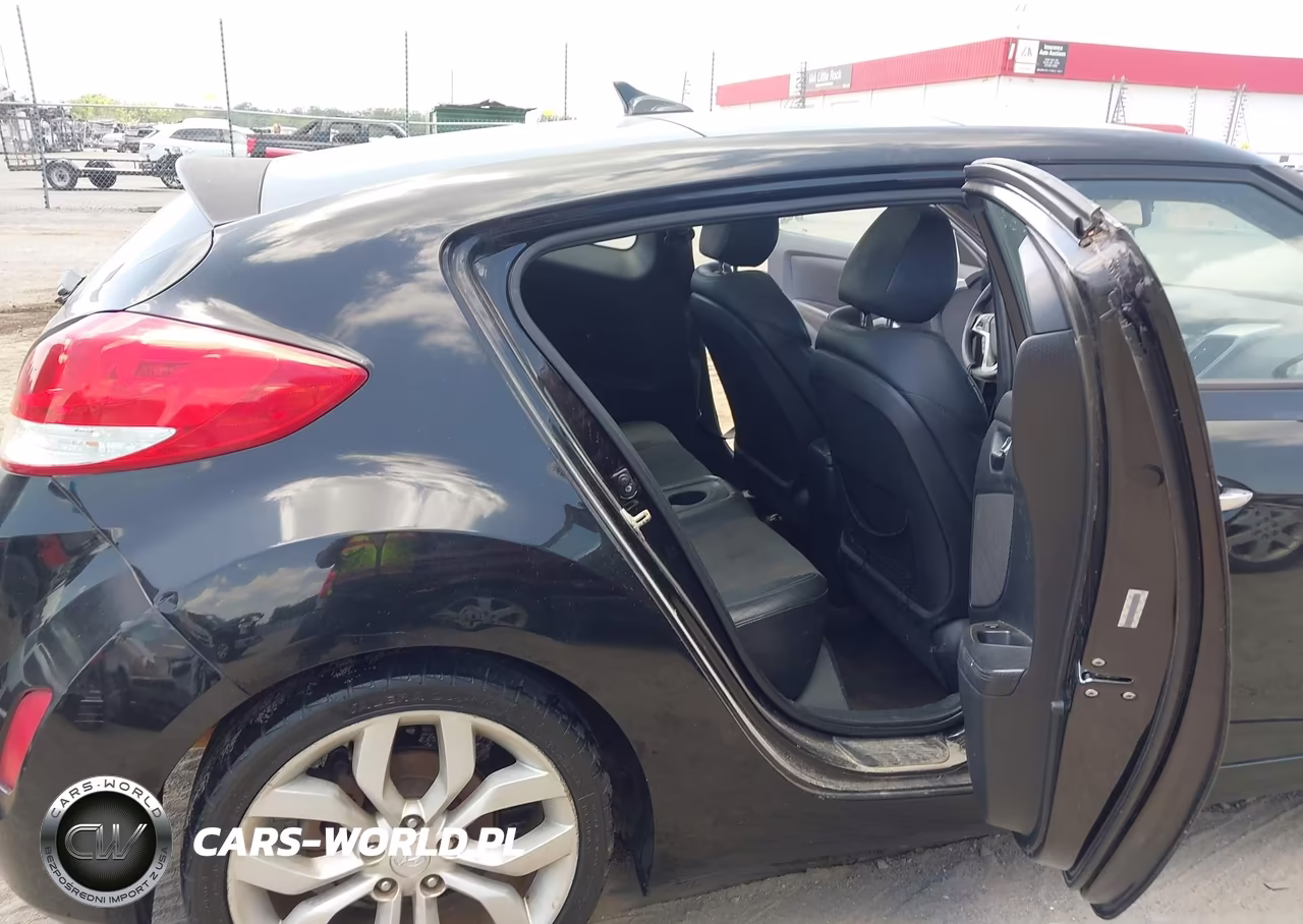 2013 Hyundai Veloster Base W-Black VIN:KMHTC6AD6DU153033 - 8