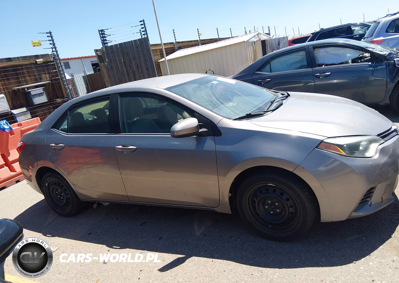2015 Toyota Corolla Le VIN:5YFBURHE9FP204036 - 13