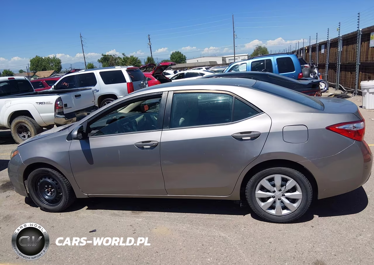 2015 Toyota Corolla Le VIN:5YFBURHE9FP204036 - 14