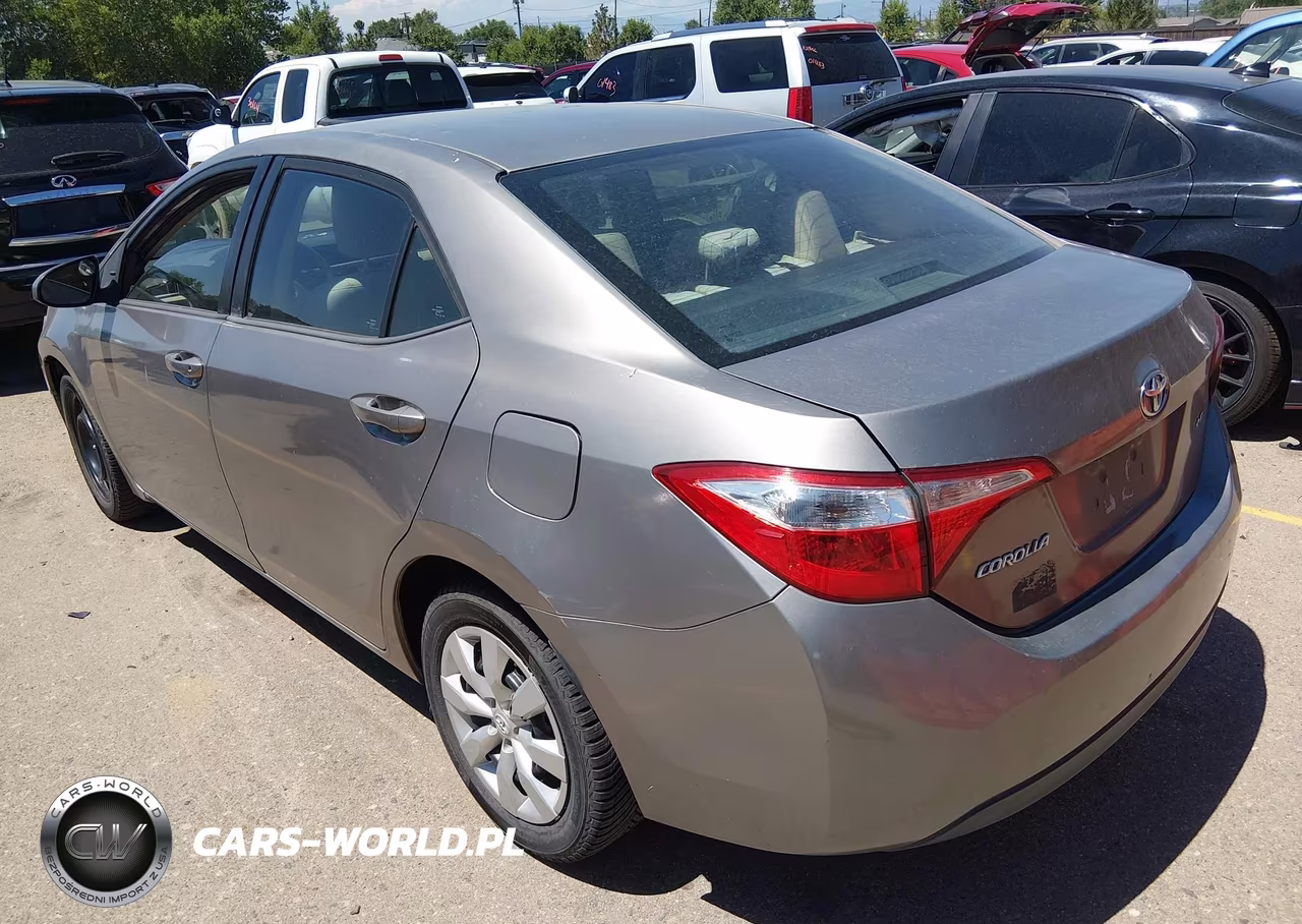 2015 Toyota Corolla Le VIN:5YFBURHE9FP204036 - 3