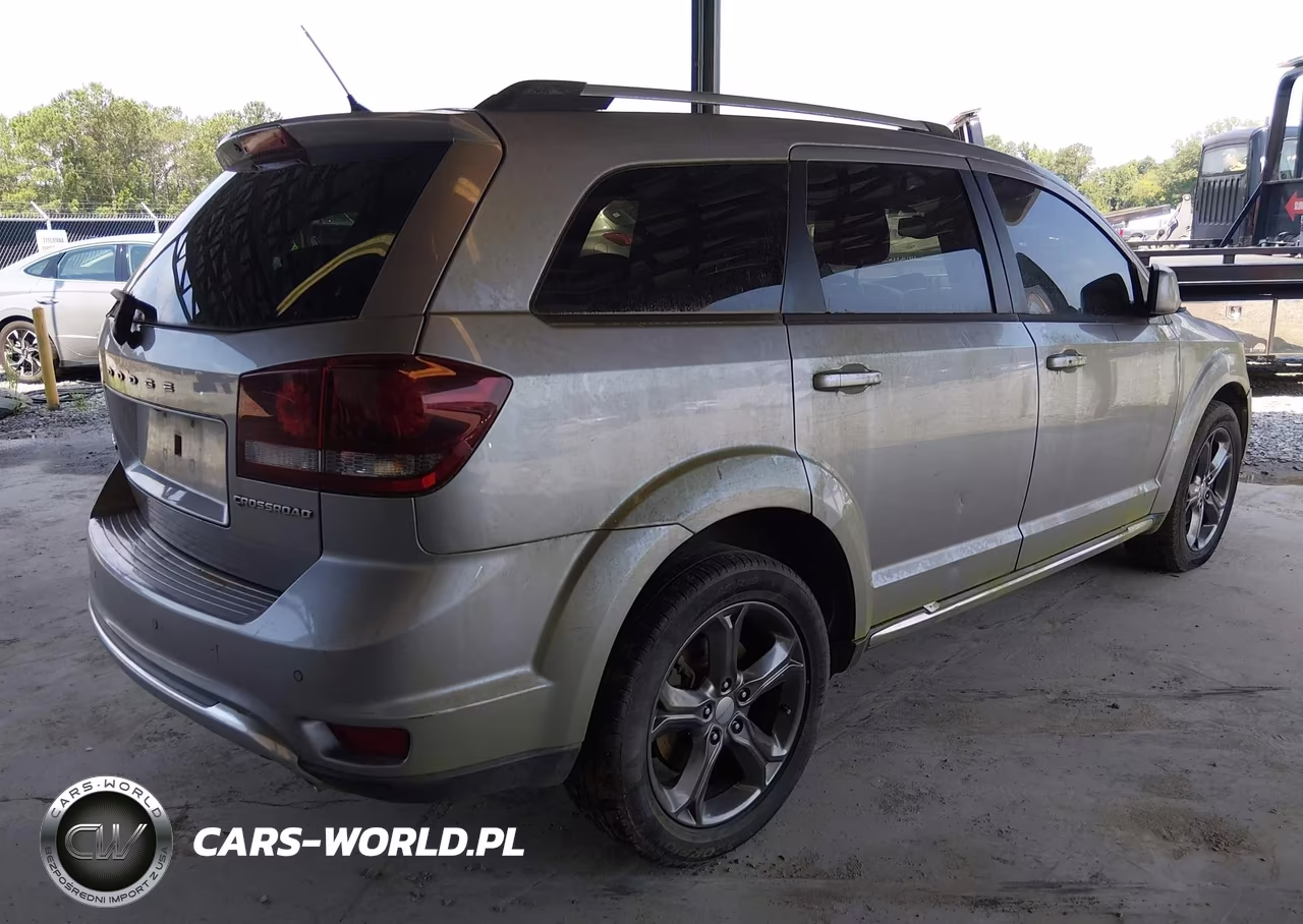 2015 Dodge Journey Crossroad VIN:3C4PDCGGXFT529698 - 4