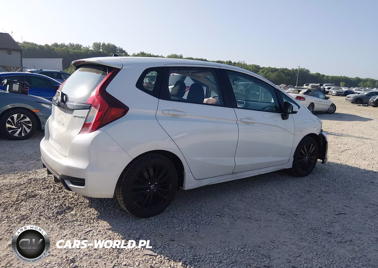 2018 Honda Fit Sport VIN:3HGGK5H68JM709273 - 4