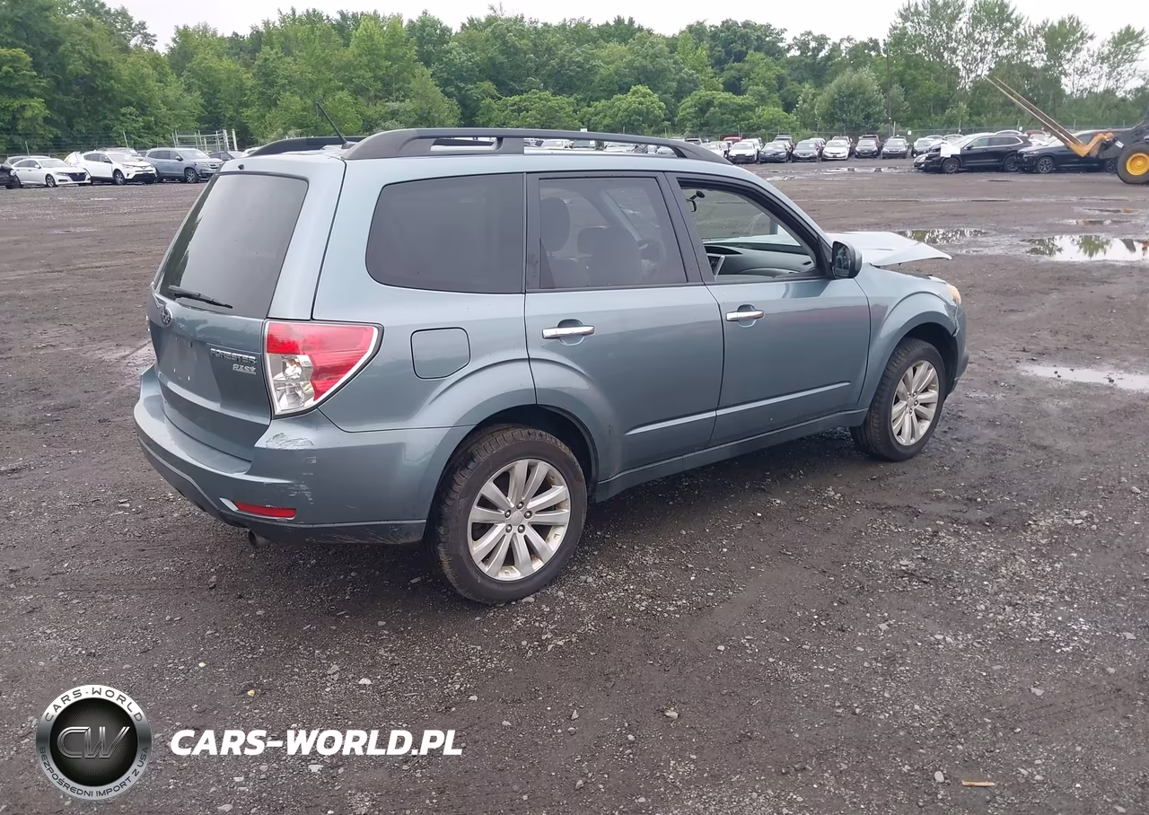 2013 Subaru Forester 2.5X Premium VIN:JF2SHADC5DH431003 - 4