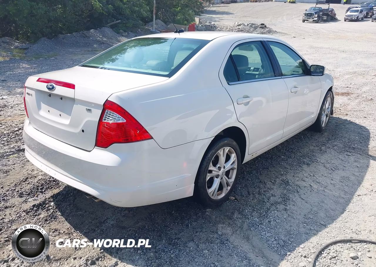 2012 Ford Fusion Se VIN:3FAHP0HA7CR248610 - 4