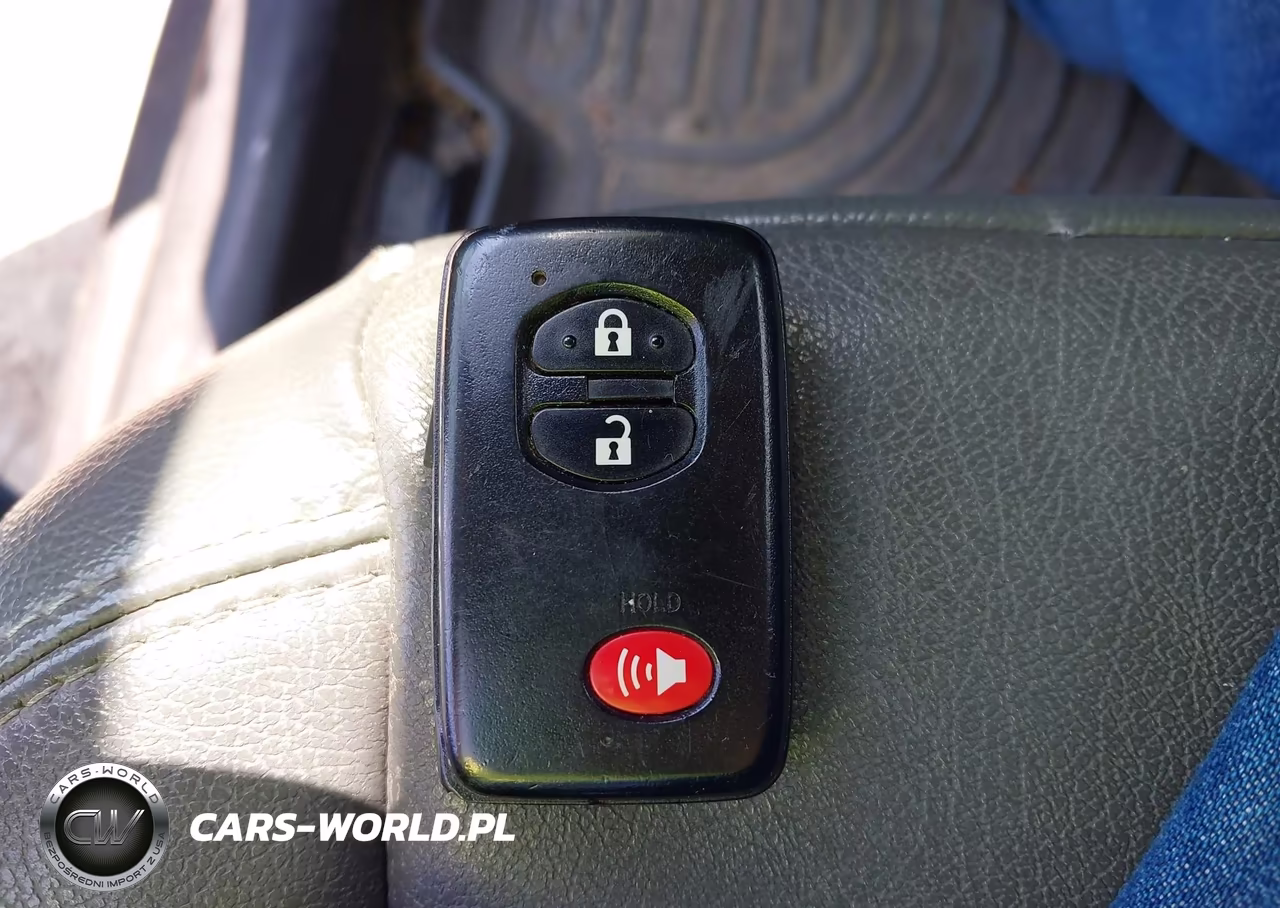 2012 Toyota Prius Two VIN:JTDKN3DU4C5449794 - 11