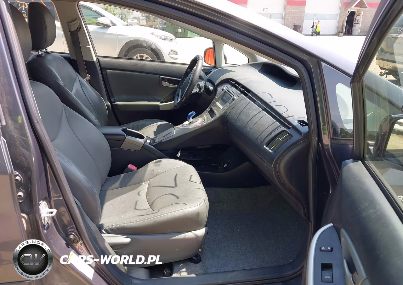 2012 Toyota Prius Two VIN:JTDKN3DU4C5449794 - 5