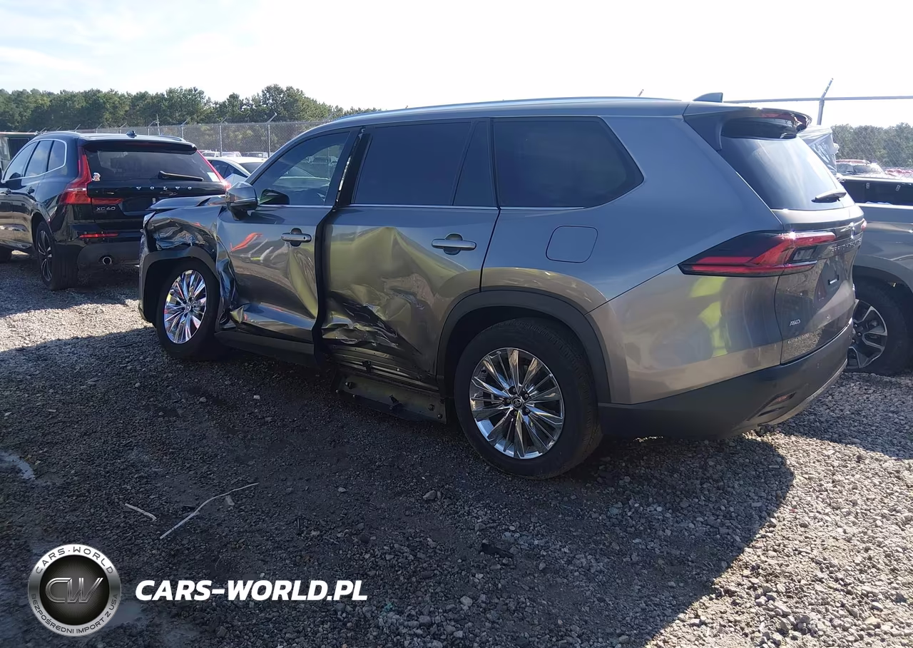2025 Toyota Grand Highlander Platinum VIN:5TDAAAB55SS095428 - 3