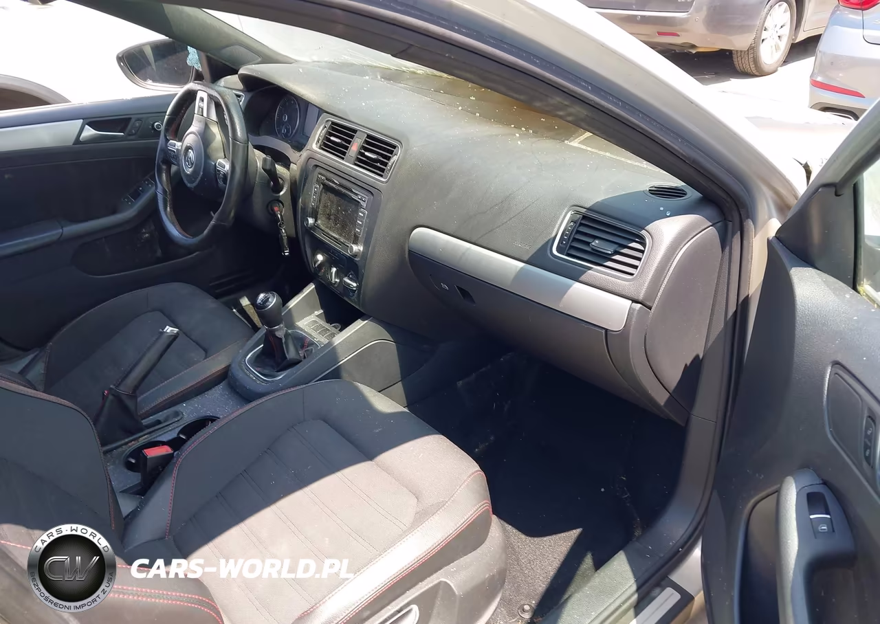 2012 Volkswagen Jetta Gli VIN:3VW567AJ7CM451297 - 5