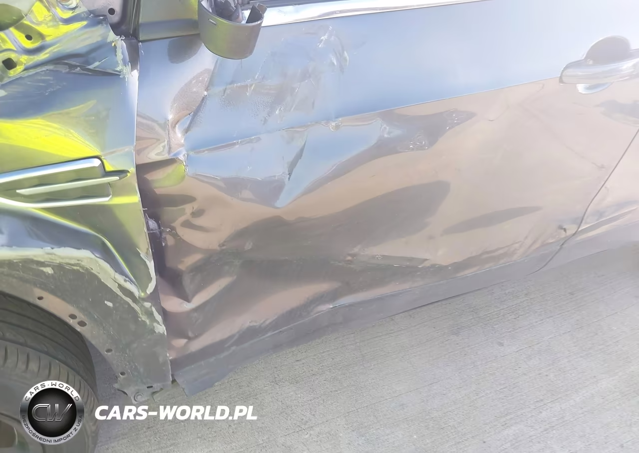 2018 Ford Escape Titanium VIN:1FMCU9J9XJUC89381 - 17