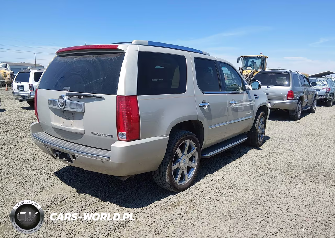 2008 Cadillac Escalade VIN:1GYFK63808R183765 - 4