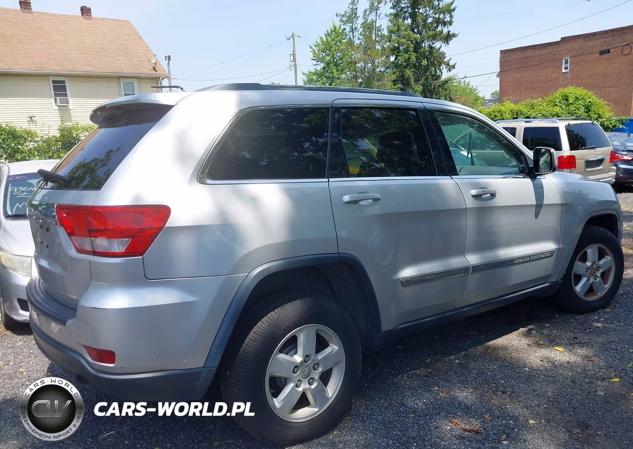 2013 Jeep Grand Cherokee Laredo VIN:1C4RJFAG5DC648361 - 18