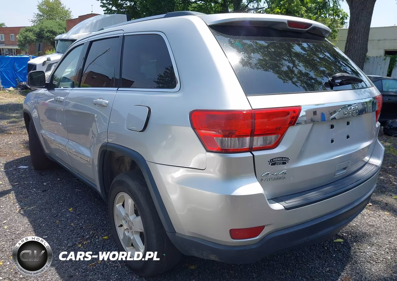 2013 Jeep Grand Cherokee Laredo VIN:1C4RJFAG5DC648361 - 3
