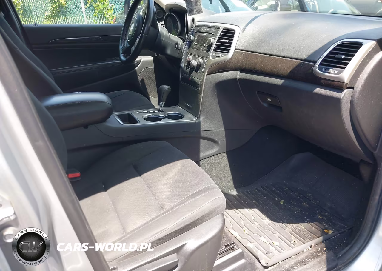 2013 Jeep Grand Cherokee Laredo VIN:1C4RJFAG5DC648361 - 5