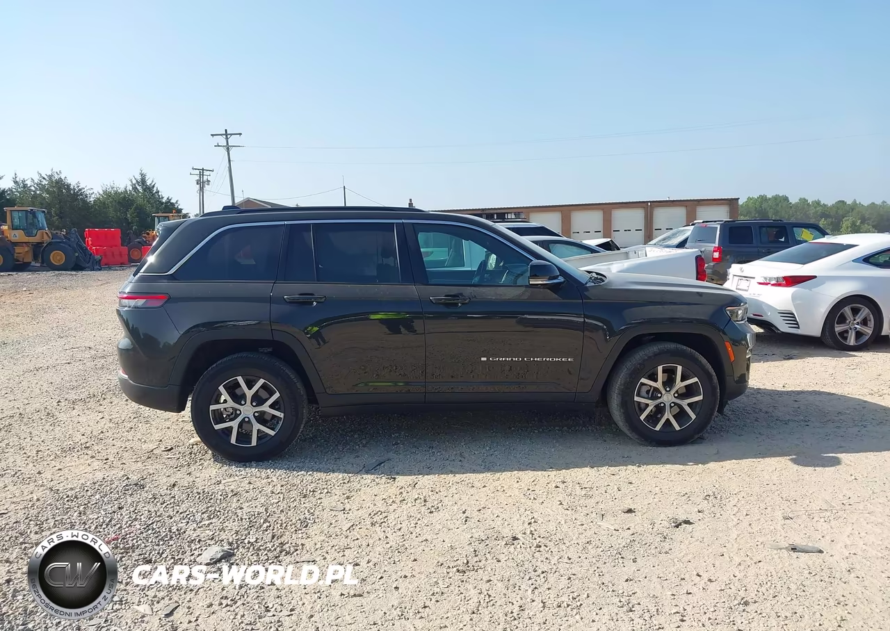 2024 Jeep Grand Cherokee Limited 4X4 VIN:1C4RJHBGXRC166745 - 13