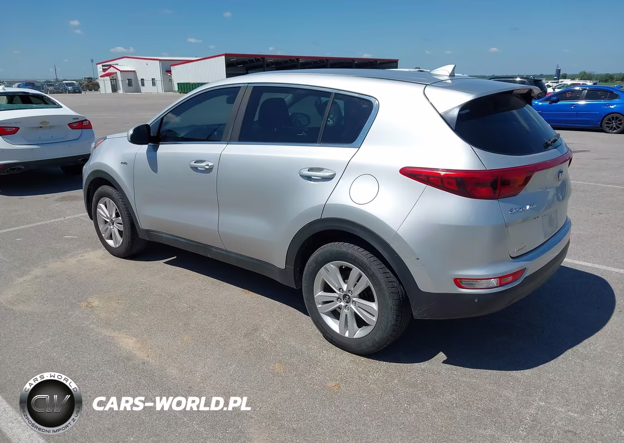 2018 Kia Sportage Lx VIN:KNDPMCAC7J7315920 - 3