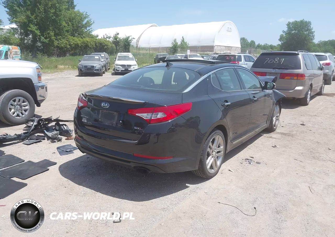 2013 Kia Optima Sx VIN:5XXGR4A65DG141942 - 4