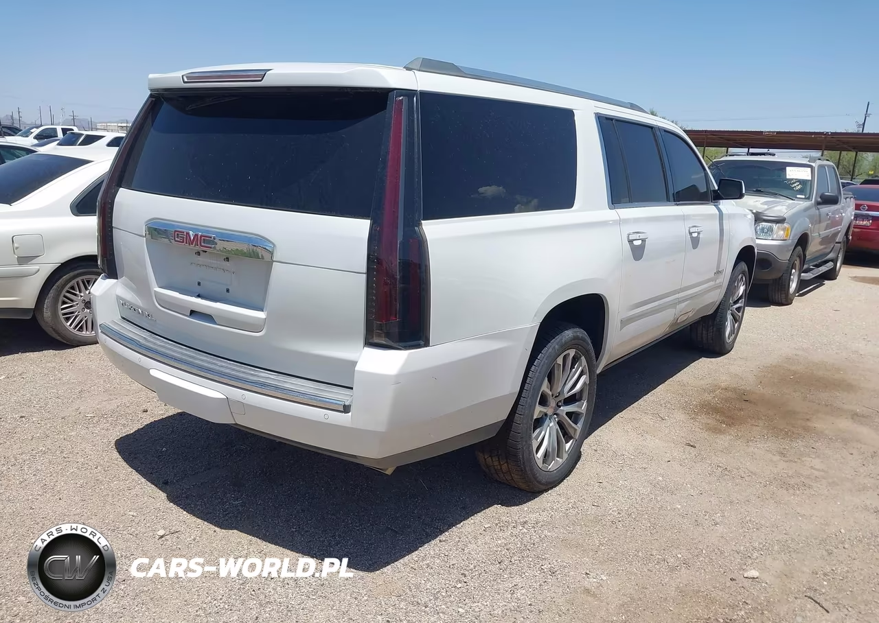 2017 GMC Yukon Xl Denali VIN:1GKS2HKJ5HR199789 - 4