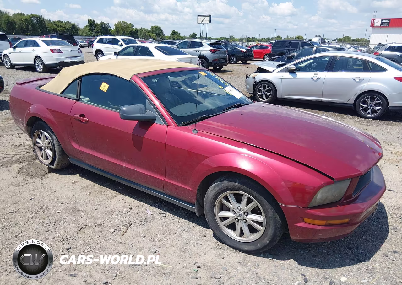 2007 Ford Mustang V6 Deluxe-V6 Premium – zdjęcie 1 z 13