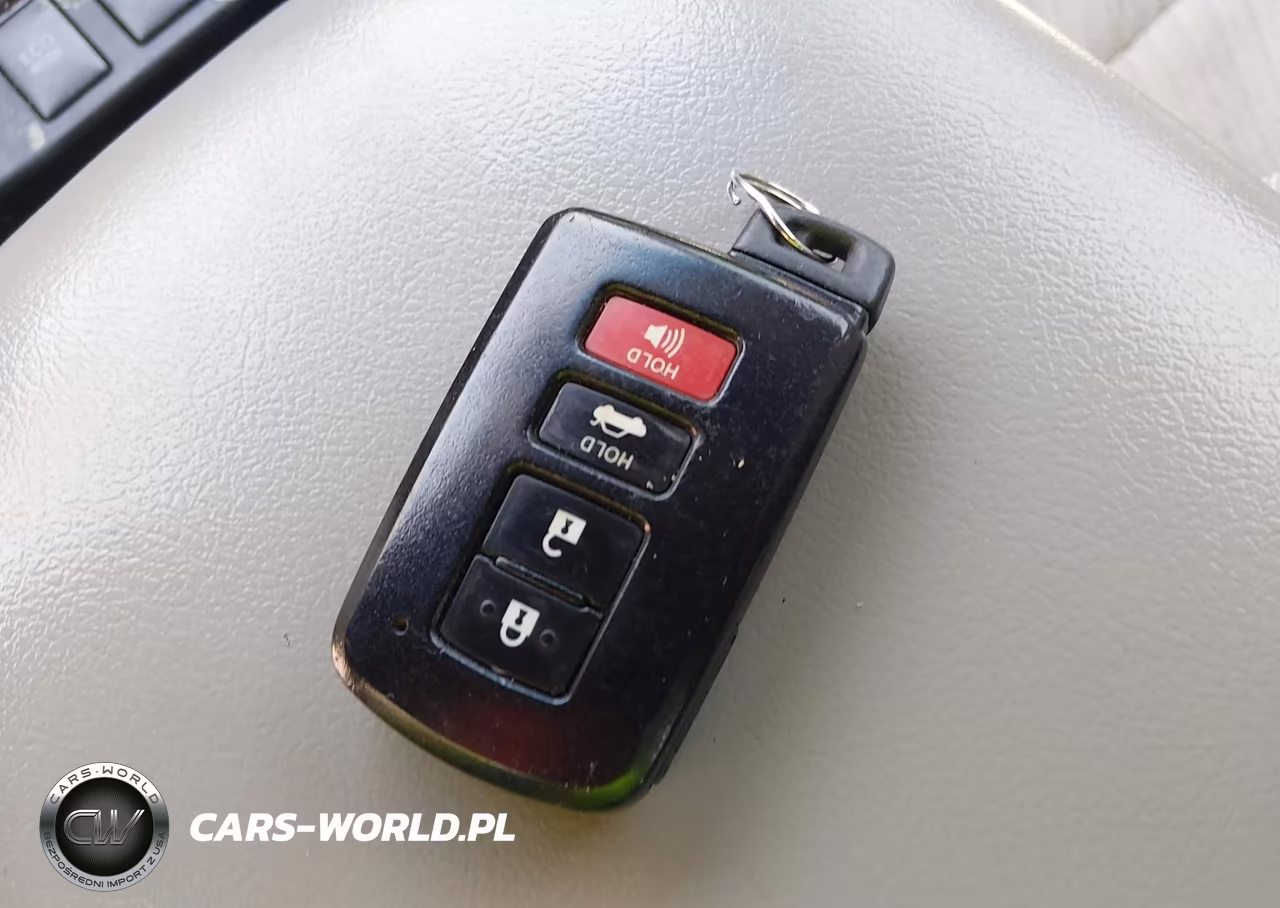 2016 Toyota Camry Hybrid Le VIN:4T1BD1FK6GU181809 - 10