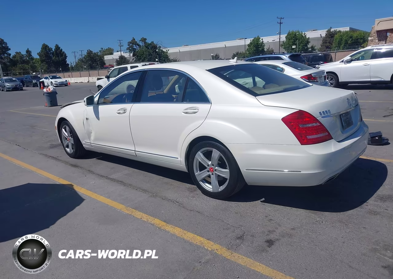 2010 Mercedes-Benz S 550 VIN:WDDNG7BB6AA342126 - 3
