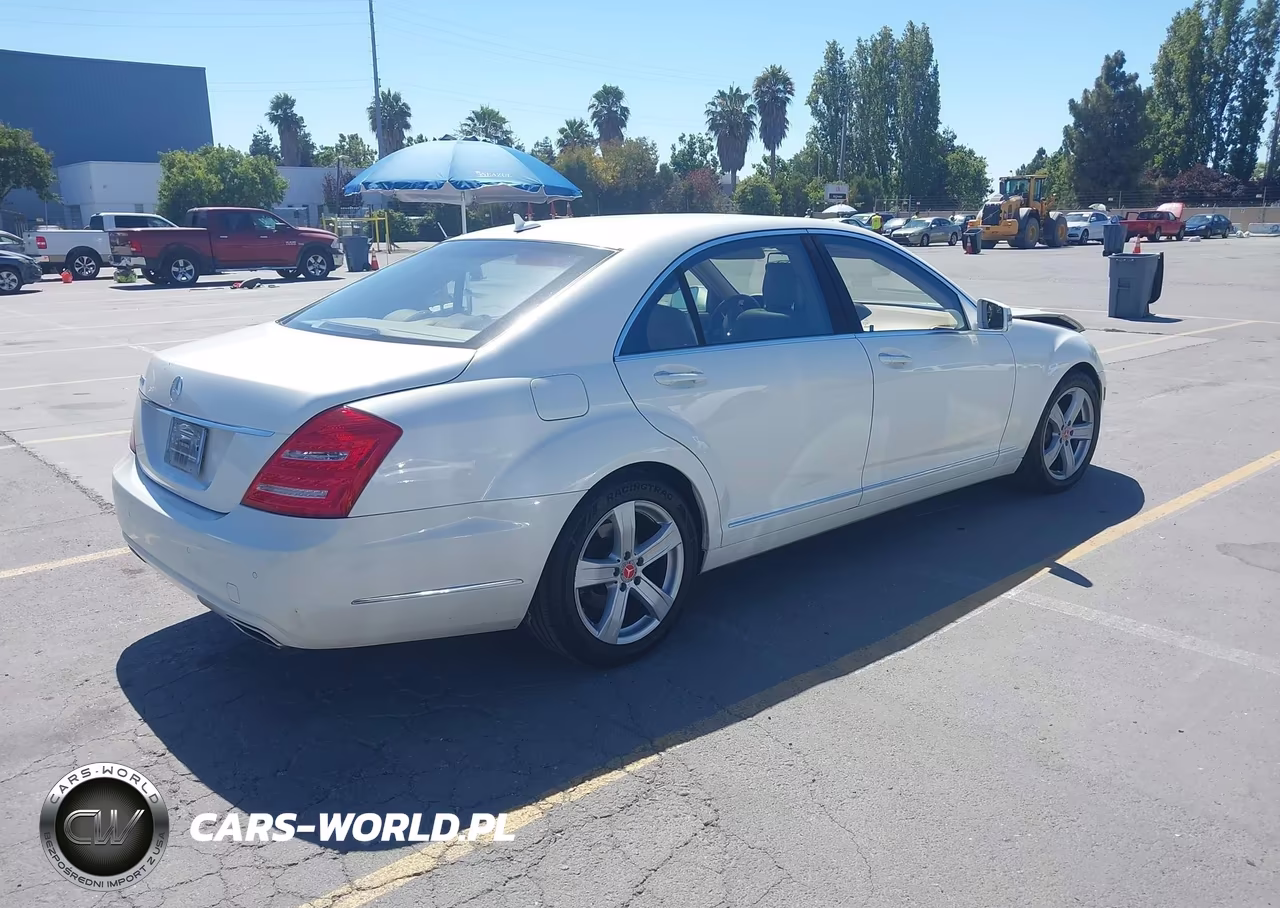 2010 Mercedes-Benz S 550 VIN:WDDNG7BB6AA342126 - 4