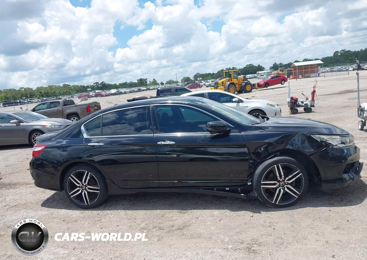 2017 Honda Accord Touring V6 VIN:1HGCR3F98HA012107 - 13